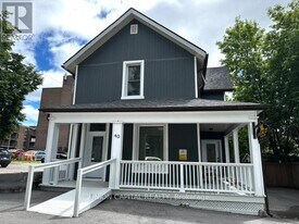 40 Albert St N in Orillia, ON - Building Photo
