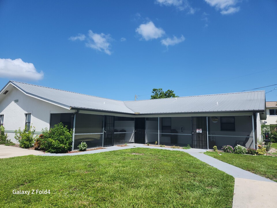 11450 Char Ann Dr in Ft. Myers, FL - Building Photo