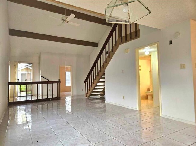 6172 W Airport Blvd in Houston, TX - Foto de edificio - Building Photo