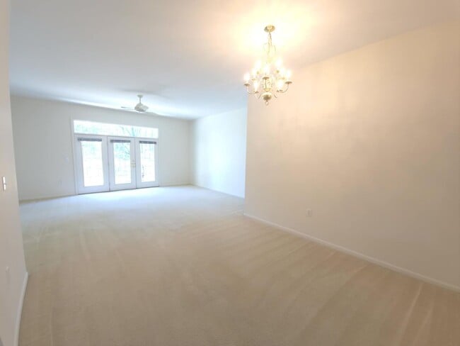 5002 Kames Square in Louisville, KY - Building Photo - Building Photo
