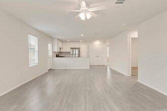 7207 Lavaca Bluff in San Antonio, TX - Building Photo - Building Photo