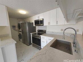 2724 Kahoaloha Ln in Honolulu, HI - Building Photo - Building Photo