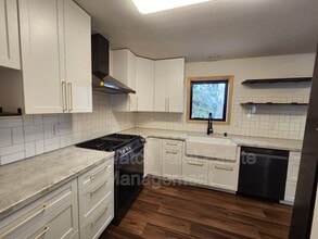 12244 Breckenridge Dr in Anchorage, AK - Building Photo - Building Photo
