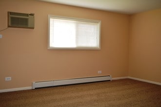 Aspen Ridge Apartments in West Chicago, IL - Building Photo - Building Photo