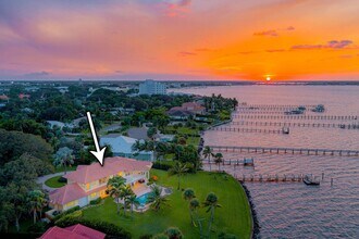 901 SE Riverside Dr in Stuart, FL - Building Photo - Building Photo