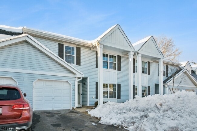 371 Hawkshead Way in Franklin Township, NJ - Building Photo - Building Photo