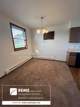 155 W Adams St in Wisconsin Dells, WI - Building Photo - Building Photo