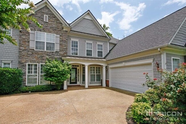 property at 1514 Red Oak Dr