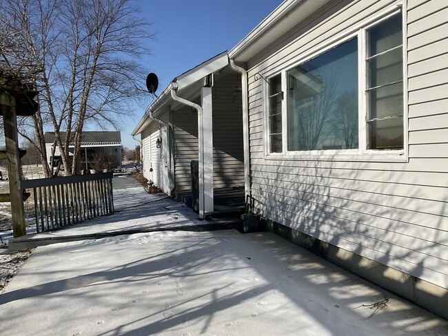 10421 Yoder Rd in Roanoke, IN - Building Photo - Building Photo