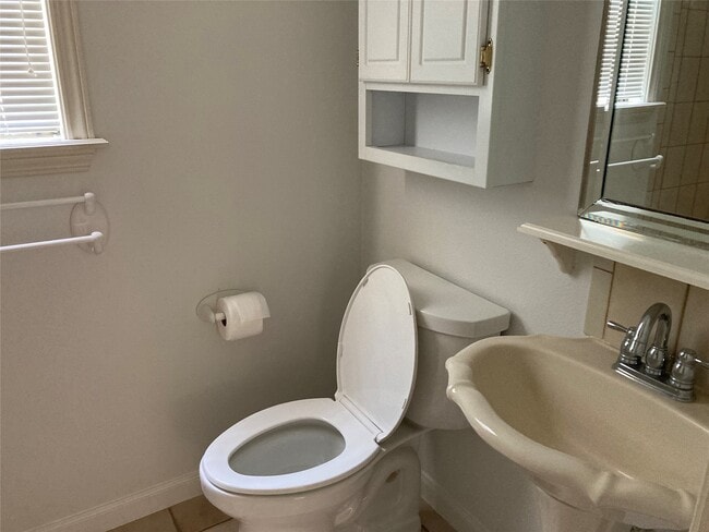 property at 554 Harbor Dr