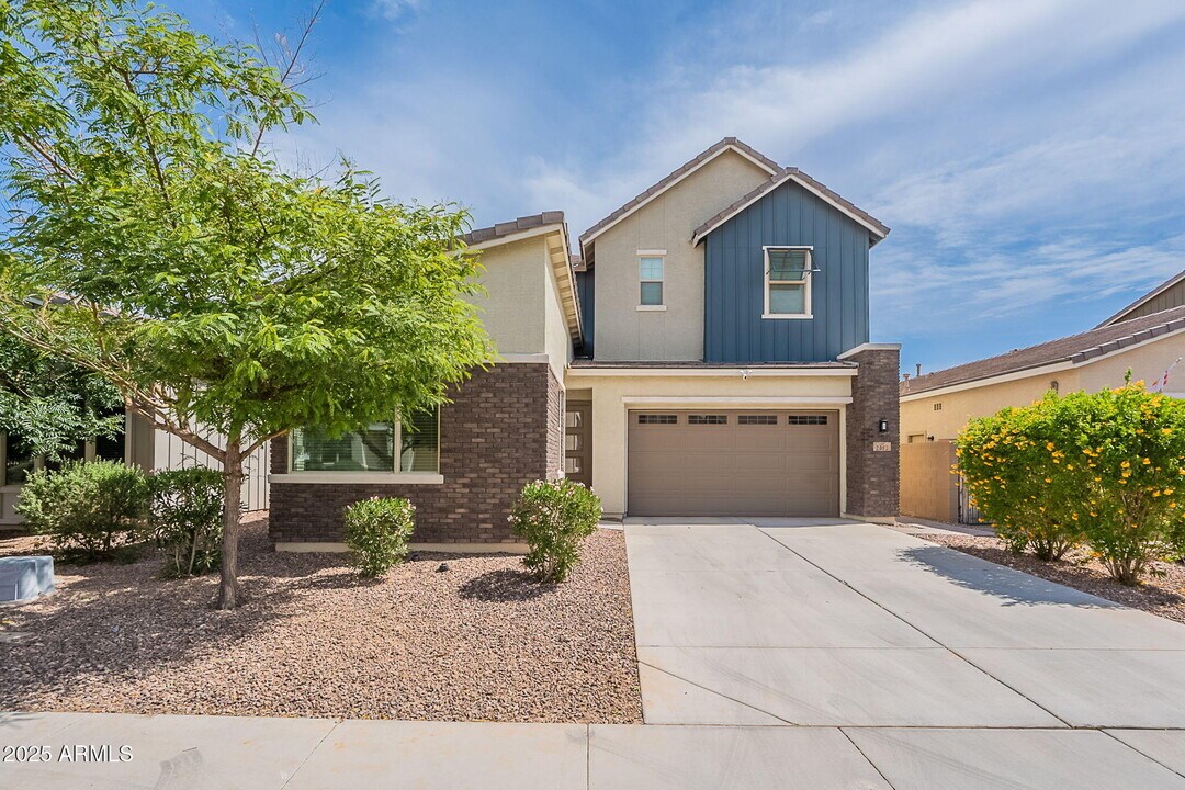 2093 E Lantana Dr in Chandler, AZ - Building Photo