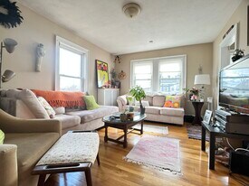 34 Brooksdale Rd, Unit 2 in Boston, MA - Building Photo