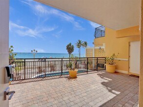 1815 N Surf Rd in Hollywood, FL - Building Photo - Building Photo
