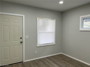 15630 Holmes Ave, Unit Down in Cleveland, OH - Building Photo - Building Photo