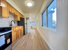 715 NE 122nd St in North Miami, FL - Building Photo