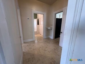 163 N Sycamore Ave in New Braunfels, TX - Building Photo - Building Photo