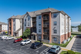 Coryell Courts Apartments in Springfield, MO - Building Photo - Building Photo