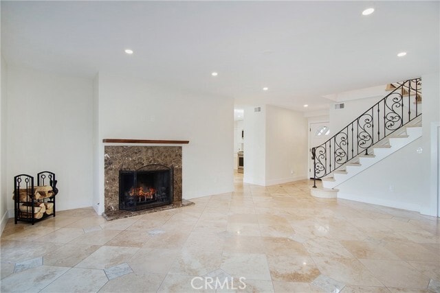 916 Powell Ct in Costa Mesa, CA - Building Photo - Building Photo