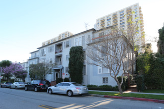 401 Shirley Place in Beverly Hills, CA - Building Photo - Building Photo