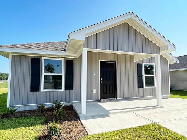 6461 Firefly Dr in Milton, FL - Building Photo - Building Photo