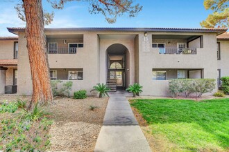 2606 S Durango Dr in Las Vegas, NV - Foto de edificio - Building Photo
