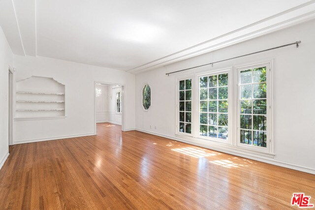 361 S Doheny Dr in Beverly Hills, CA - Building Photo