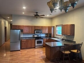 212 S Brunell St in Wauseon, OH - Building Photo - Building Photo