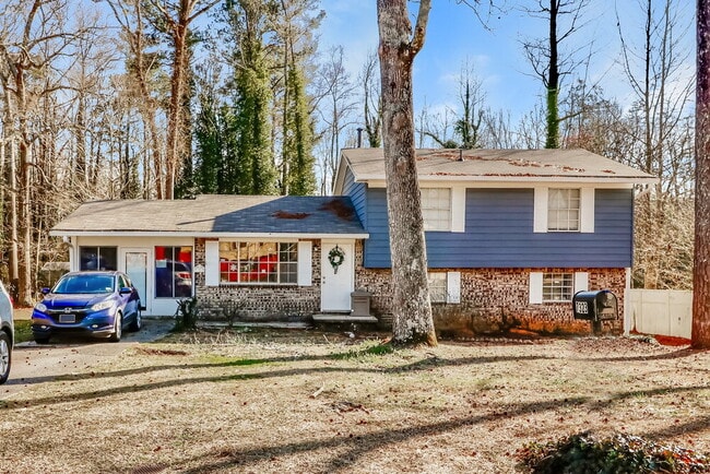 7323 Mockingbird Trail