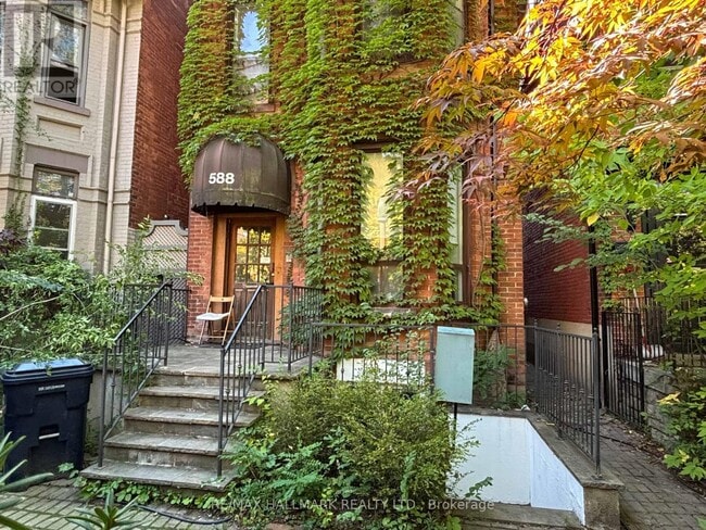 property at 588 Spadina Ave.