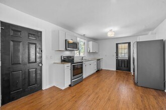 93 W Hamer St in Coats, NC - Building Photo - Building Photo