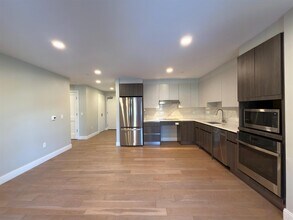 15 Central St, Unit 1 in Somerville, MA - Building Photo - Building Photo