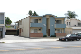 14718 Magnolia Blvd in Sherman Oaks, CA - Building Photo - Building Photo