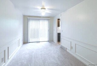 136 Sundridge Dr in Buffalo, NY - Foto de edificio - Building Photo