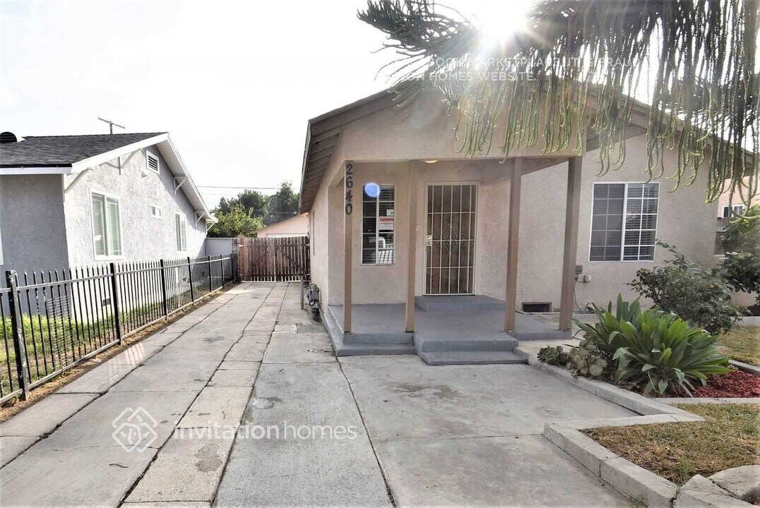 2640 E 110th St in Lynwood, CA - Building Photo