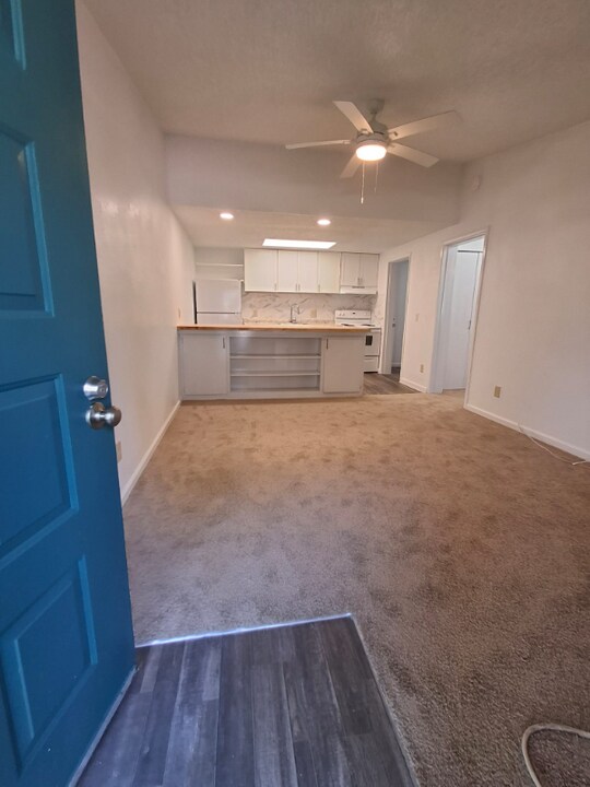 33305 Ryan Dr, Unit 116 in Leesburg, FL - Building Photo