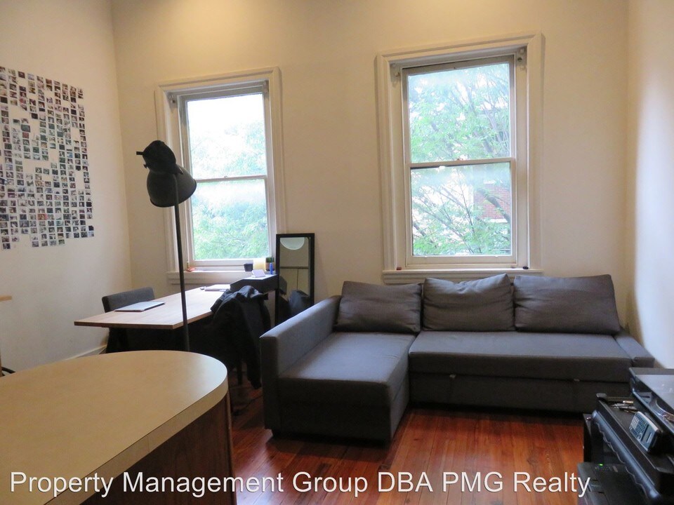 246 Race St in Philadelphia, PA - Building Photo