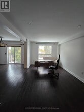 81 Clearmeadow Blvd in Newmarket, ON - Building Photo - Building Photo