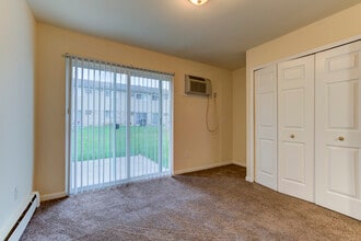 Kings Lane Apartments in Burton, MI - Foto de edificio - Building Photo