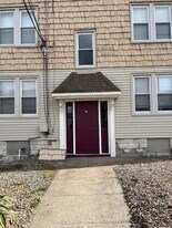 49 Highland Ave, Unit 1L in Chicopee, MA - Building Photo