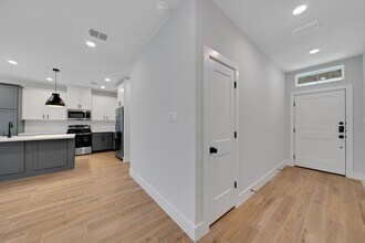 13717 Giovannis Gdn in San Antonio, TX - Building Photo - Building Photo