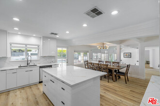 5510 Wilbur Ave in Los Angeles, CA - Building Photo - Building Photo