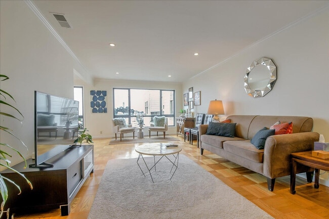 property at 1021 Greenwich St