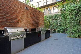 460 S Spring St, Unit 1207 in Los Angeles, CA - Foto de edificio - Building Photo