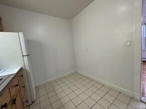 48 Huber Pl in Yonkers, NY - Building Photo - Building Photo