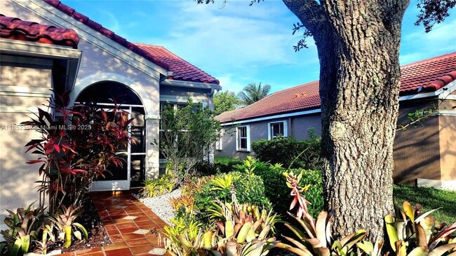 772 Sand Creek Cir in Weston, FL - Building Photo - Building Photo