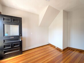 29 Frederick Ave in Medford, MA - Foto de edificio - Building Photo