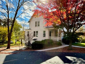 7 Greenwood St in Watertown, CT - Building Photo - Building Photo