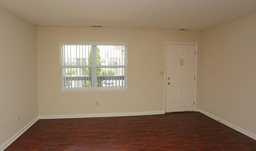 Hudson Pointe in Troy, NY - Building Photo - Interior Photo
