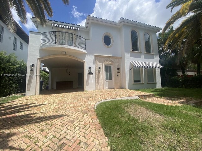 property at 2422 S Miami Ave