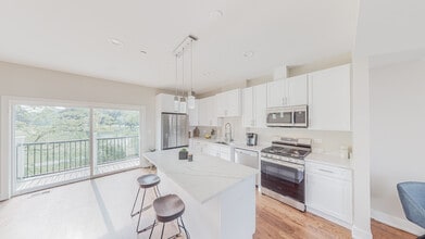 516 Highlands Pkwy in Itasca, IL - Building Photo - Building Photo